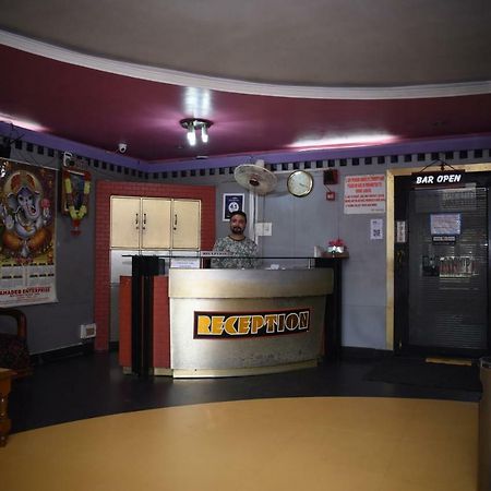 Spot On 37646 Hotel Centre Palace Σιλτσάρ Εξωτερικό φωτογραφία