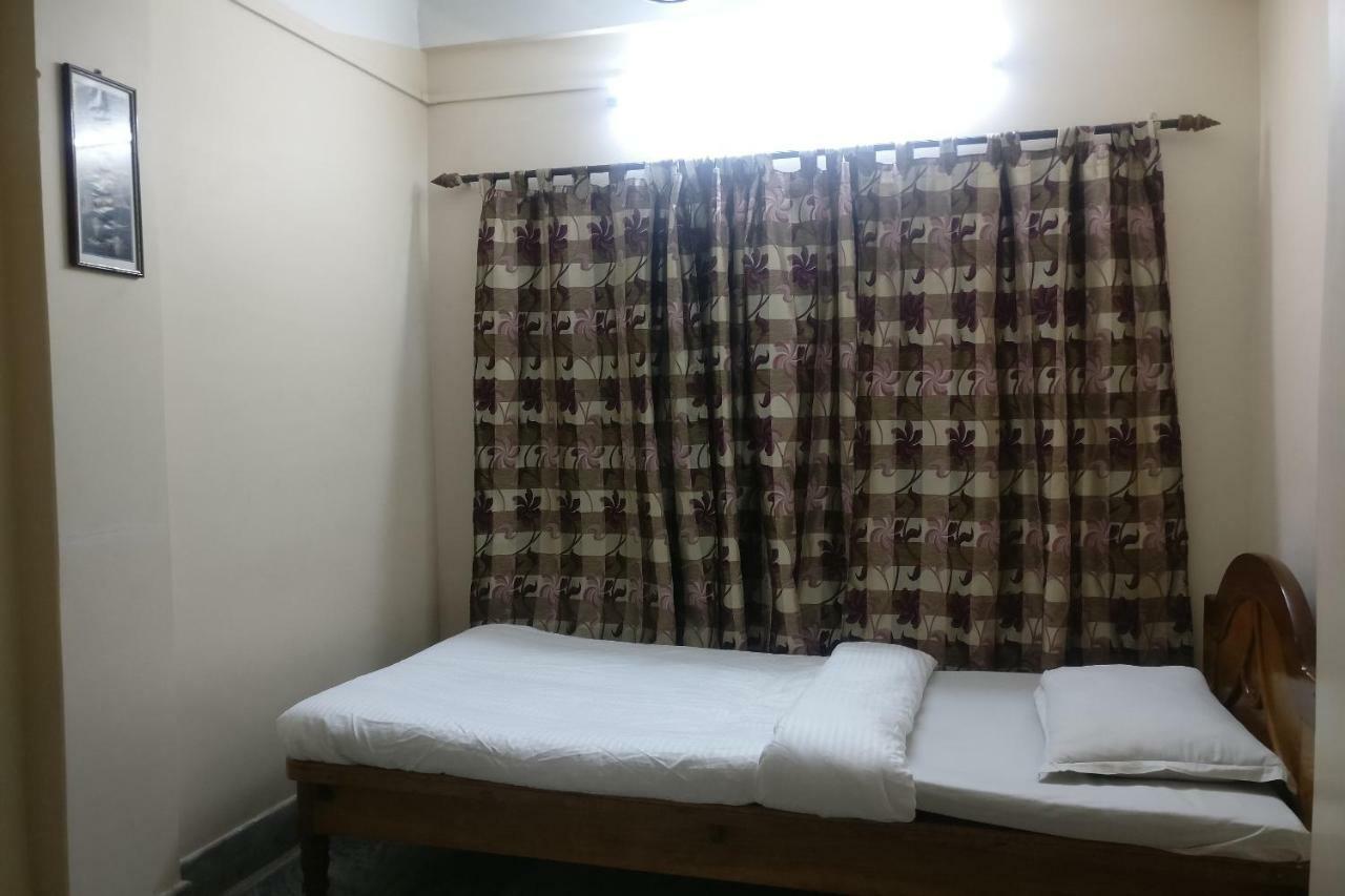 Spot On 37646 Hotel Centre Palace Σιλτσάρ Εξωτερικό φωτογραφία